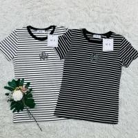 ราคา เสื้อยืดคอกลมแขนสั้น ผ้าริ้วนิ่มเด้ง รีดเพชรลายดอกคามิลเลีย ป้ายME (29792095603)