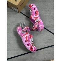 ราคา Bape x crocs classic clog รองเท่ารัดกีฬา รองเท้ามีสายรัดUnisex (49557831416)