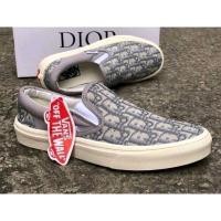 ราคา รองเท้า Vans Slip On Unisex ใส่ได้ทั้ง ชาย หญิง ส่งฟรี dfUnisex (45307829966)