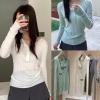 ราคา W7623 เสื้อคอกลม แต่งกระดุม ผ้าทอร่องใหญ่ เนื้อนิ่ม ผ้ายืนหยุ่นได้ดี นิ่มใส่สบาย แฟชั่นเกาหลี TAG WG WE (51101956694)