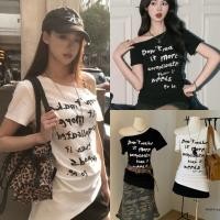 ราคา W5716 เสื้อปาดไหล่ พิมพ์ลายกราฟฟิค ชายแต่งเฉียงแฟชั่นเกาหลี TAG WG WE (42102956446)