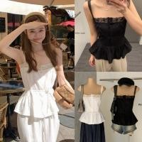 ราคา W8676 เสื้อสายเดี่ยว แต่งผ้าลูกไม้ ด้านหน้าเป้นงานกระดุม แต่งระบายที่ชายเสื้อ แฟชั่นเกาหลี TAG WG WE (55305489780)