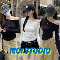 ราคา MOI เกาหลีสไตล์เสื้อแขนยาวเสื้อแขนยาวปาดไหล่สีพื้น ตกแต่งหมุด ดีไซน์เอวจีบ ผ้าCOTTON โคตรนุ่มเสื้อ ส่งจากไทย COD (45054794873)