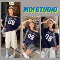 ราคา MOI เรียบง่ายและมีสไตล์ ปาดไหล่ ผู้หญิง ผ้าCOTTON โคตรนุ่ม พิมพ์ลาย LILY Nine เสื้อยืด oversize เสือใส่สบาย COD (43277256488)