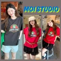 ราคา MOI พร้อมส่ง เสื้อน่ารัก เสื้อคิตตี้ผู้หญิง พิมพ์ลาย JURASSIC KITTY เสื้อคอกลม OVERSIZEผ้าCOTTON โคตรนุ่ม ส่งจากไทย (44027627926)