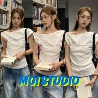 ราคา MOI เกาหลีสไตล์ เสื้อปาดไหล่ เสื้อสีขาวแฟชั่น ผู้หญิง เสื้อครอป ผ้าฝ้ายใส่สบาย เสือใส่สบาย พิมพ์ลาย DEMACRECCY COD (57705663850)