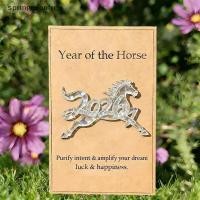 ราคา Springevenfree Little Horse Poet Hug ม้าคริสตัล Luy สัญลักษณ์ความแข็งแรง จุดเริ่มต้นใหม่ 2026 กอดบทกวีสําหรับม้า th (40278203999)