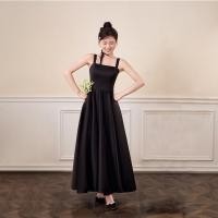 ราคา ชุดราตรีสไตล์เกาหลีสีดำเรียบหรู ผลิตจากซาติน มีรายละเอียดสายรัดหน้าอกยาว สร้างบรรยากาศที่หรูหรา FC242 (45554323068)