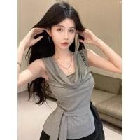 ราคา เสื้อสายเดี่ยวสไตล์รีสอร์ท แขนกุด ทรง slim fit พร้อมลายลูกไม้บนตัวเสื้อ (44706907450)