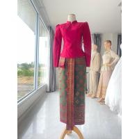 ราคา ชุดไทยบรมพิมานสีแดงเลือดหมู (28477705542)