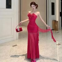 ราคา กระโปรงยาวสีแดงสไตล์เซ็กซี่ มีลายดอกไม้สวยงามสำหรับผู้หญิง ทรงกระโปรงผอมเพรียว แขนกุด คอด้านบนเปิดบ้าง (55657830092)