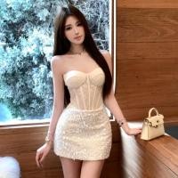 ราคา ชุดสตรีสไตล์ใหม่ปี 2026 สีขาวแบบสายเดียว ออกแบบมาเพื่อดูเรียบหรูและกระชับตัว เหมาะสำหรับฤดูร้อน (51306870349)
