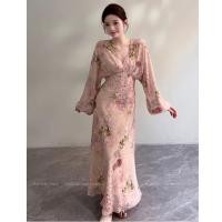 ราคา กระโปรงชีฟองลายดอกไม้สีชมพูสไตล์เกาหลี ทรงกระโปรงยาว คอวีบาง แขนยาวuitable สำหรับวันหยุดท่องเที่ยว (41729251086)