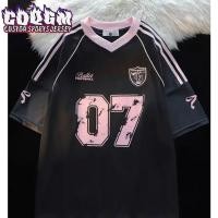 ราคา เสื้อยืดJersey custom สไตล์อเมริกันไหล่ patch ครึ่งแขนสีชมพู V neck สำหรับฤดูร้อน (54905928216)