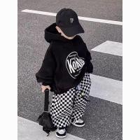 ราคา ชุดเสื้อสเวตเตอร์มีฮู้ดบุขนกำมะหยี่สำหรับฤดูหนาวของเด็กชายชุดสูทสองชิ้นสุดหล่อสำหรับเด็กที่อบอุ่นและหล่อสไตล์ตะวันตก (25639923402)