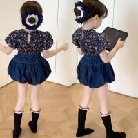 ราคา ชุดใหม่สำหรับเด็กผู้หญิง ชุดใหม่ฤดูร้อนสำหรับเด็กผู้หญิง 2025 เสื้อเชิ้ตลายดอกไม้สไตล์ป่าสำหรับเด็กผู้หญิง กางเกงขาสั้นพัฟอเนกประสงค์ ชุดสองชิ้น (43602790273)