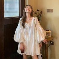 ราคา ชุดเดรสสไตล์ฝรั่งเศส มูซี่ สำหรับผู้หญิง โทนสีขาว เหมาะกับฤดูใบไม้ร่วง ดีไซน์เรียบหรู อ่อนโยน และทันสมัย (50157798755)