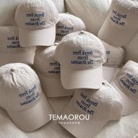 ราคา หมวกเบสบอลสำหรับผู้หญิงแบบใหม่จาก Muuxi สไตล์ Peaked ในสี Off White English Blue (49907806350)