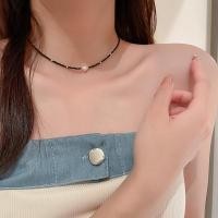 ราคา สร้อยข้อมุกและคริสตัลสีดำและทอง แบบโชคเกอร์สำหรับผู้หญิง ตกแต่งอย่างวินเทจบวกห่วงโซ่ขยาย (57407593217)
