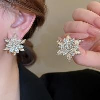 ราคา Silver Tone Rhinestone ดอกไม้ Huggie Hoop ต่างหูสําหรับผู้หญิง Sparkly Rhinestone Cluster Stud ต่างหู Elegant Party เครื่องประดับเจ้าสาว (28543149320)
