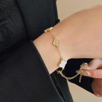 ราคา สร้อยข้อมือโทนทองและชมพูโคลเวอร์ สไตล์แฟชั่นสำหรับสวมใส่ทุกวัน (27443805356)