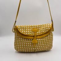 ราคา กระเป๋าสะพายข้างหนังแท้ถักสานลายสองสี โทนเหลือง ขาว (51055432281)