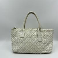 ราคา กระเป๋าหนังสานสีครีม ดีไซน์ทรงคลาสสิก กระเป๋ามือสอง (58157279275)
