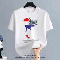 ราคา COD เสื้อยืด สีขาว ดำ OVERSIZE สีดําแขนสั้น ผู้ชาย ลายการ์ตูน คอกลม เสื้อยืดผู้ชาย FASHION COOL CASUAL Christmas (26094159199)