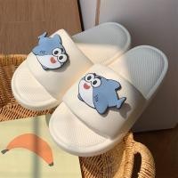 ราคา รองเท้าแตะกันลื่นฉลามน่ารักสไตล์ญี่ปุ่น Step On Cloud สำหรับทุกวัยและเหมาะกับการใช้งานภายในบ้านในฤดูร้อน (49208100120)