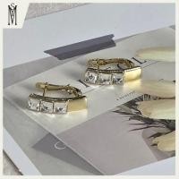 ราคา ต่างหูห่วงคริสตัลสี่เหลี่ยมสีทอง18K ต่างหูทองคำขาวแท้ งานพรีเมี่ยม ต่างหูประดับคริสตัล ต่างหูออกงาน MYS 0200 พร้อมส่ง (53058002757)