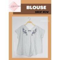 ราคา เสื้อเบลาส์คอวี ลายทางงานปัก one way มือสองงานคัด สภาพใหม่ (29689296010)