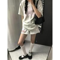 ราคา กางเกงขาสั้นลายจุดปักตัวอักษรสำหรับผู้หญิง ชุดนอนอยู่บ้านทรงเอบางหลวมๆ สบายๆ กางเกงขาสั้น (48206614927)