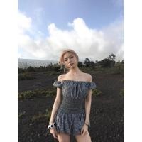 ราคา จั๊มสูทไหล่เดียวลายสก็อตขาวดำสไตล์เรโทรสไตล์ฝรั่งเศสสำหรับผู้หญิงในฤดูร้อน จั๊มสูทขายาวลายดอกไม้พร้อมกางเกงกระโปรง (47658282363)