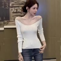 ราคา เสื้อยืดแขนยาวเปิดไหล่สีดำทรงสลิมฟิตสำหรับผู้หญิง ปักเพชรเทียมหนา (54506412002)