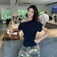 ราคา เสื้อยืดเปิดไหล่สำหรับผู้หญิง สไตล์ฤดูร้อนที่ออกแบบมาเพื่อสาวเซ็กซี่โดยเฉพาะ ดีไซน์เปิดไหล่ที่เก๋ไก๋และไม่เหมือนใคร (43025792584)