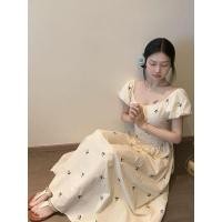 ราคา ชุดเดรสพิมพ์ลายโบว์สไตล์ฝรั่งเศสฤดูร้อนปี 2026 ทรงเข้ารูปเอวเข้ารูปกระโปรงยาวปานกลางลายดอกไม้ (48108140125)
