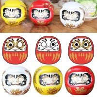 ราคา STARYSWAY ญี่ปุ่น Daruma รูปปั้นตุ๊กตา เซรามิค Zen Mini Piggy Bank ของขวัญ Feng Shui Craft Lucky Charm เครื่องประดับโต๊ะ Lucky Cat Fortune เครื่องประดับตกแต่งบ้าน (53458498175)