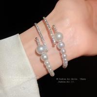 ราคา สร้อยข้อมือเพชร มุก สไตล์ฝรั่งเศสVintage พร้อมแสงสวยงาม เครื่องประดับมือขายส่ง (51002071951)