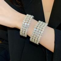 ราคา สร้อยข้อมือเพชรประดับรอบ สไตล์หรูหรา สำหรับสวมใส่ (57207137351)