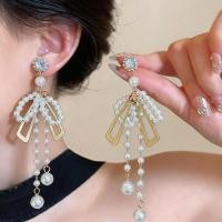 ราคา ต่างหู Rhinestone Bow Pearl Studs เข็มเงิน สำหรับลุคหรูหรา (27494538903)