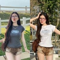 ราคา Spinnyhouse เสื้อยืดเข้ารูป สกรีนลายโลโก้ช่วงอก พร้อมส่ง สาวอวบใส่ได้ ผ้ายืดร่องใส่สบาย Y2K รุ่น แครอท SPIRIT (50907664983)