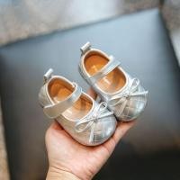 ราคา รองเท้าหนังสำหรับเด็กไซส์เล็ก ฤดูใบไม้ผลิ รองเท้าแฟชันใหม่สำหรับเด็กหญิง พื้นรองเท้าอ่อนนุ่ม ราคา 3 29 บาท (54657907530)