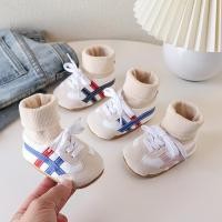 ราคา รองเท้าสำหรับทารกแรกเกิดจนถึง 1 ปี แบบส้นเปิด ผลิตจากวัสดุอ่อนนุ่ม ออกแบบมาสำหรับป้องกันเท้าในระหว่างวัยเริ่มหัดเดิน และเหมาะสำหรับฤดูใบไม้ร่วง (49558339621)
