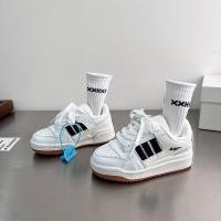 ราคา รองเท้าผ้าใบแฟชั่นเกาหลีสำหรับเด็ก แบบใหม่ในฤดูใบไม้ร่วง ไซส์กลางถึงใหญ่ สวมใส่สบาย เหมาะสำหรับกิจกรรมกีฬาและแต่งกายทันสมัย (47507927611)