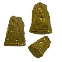 ราคา พระสมเด็จก้อนสามเหลี่ยมเนื้อเปียกทอง (22445185550)