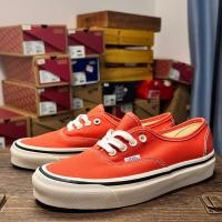 ราคา VANS รถตู้ รองเท้าบอร์ดลําลองตัดต่ําสีส้มที่สะดวกสบายและมีสไตล์ของแท้ (51207776896)