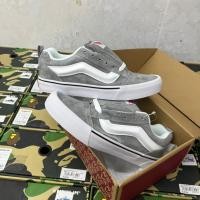 ราคา Vans Knu Skool รองเท้าบอร์ดลําลองตัดต่ําสีเทา (41628955344)