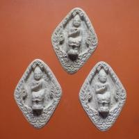 ราคา ทีเดีบว 3 องค์ หลวงพ่อโต วัดขุนพรหม รุ่นลายเซ็น กพ1 2 (29764136649)