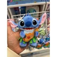 ราคา Disney ดิสนี่ย์ Lilo and Stitch ลีโล่ แอนด์ สติทช์ ตุ๊กตา พวงกุญแจ สีมาตรฐาน ชุดฮาวาย อะโลฮ่า ดอกไม้ อุคุเลเล่ ของแท้ (27684822200)