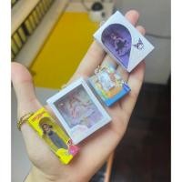 ราคา กาชาปองพวงกุญแจตุ๊กตาบาร์บี้กล่อง ของแท้ แบบสุ่ม แกะไข่ (57107346027)